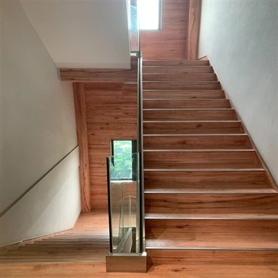 Gạch ốp tường hiệu ứng gỗ